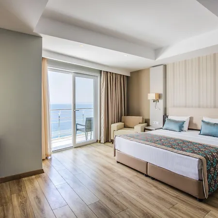 Aria Claros & リゾート エズデレ