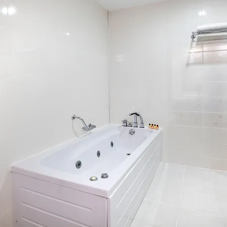 Aria Claros & エズデレ