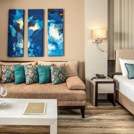 Aria Claros & 5* エズデレ