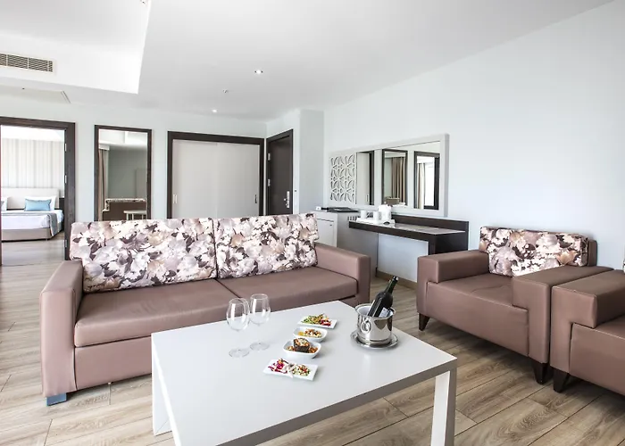 Aria Claros & エズデレ